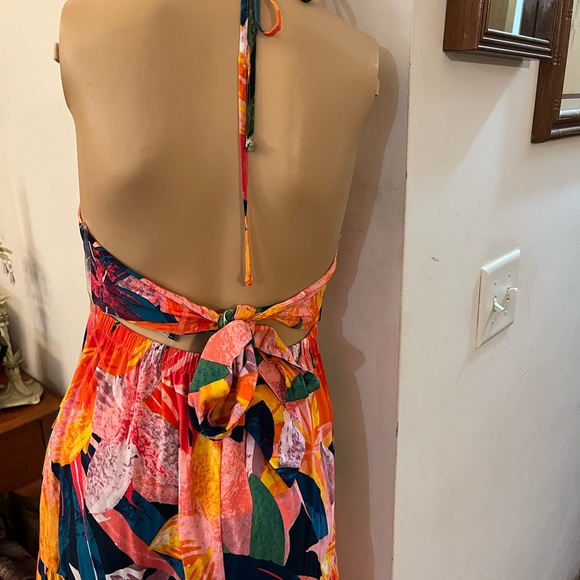 New dress absolutely beautiful size Small - Picture 6 of 10